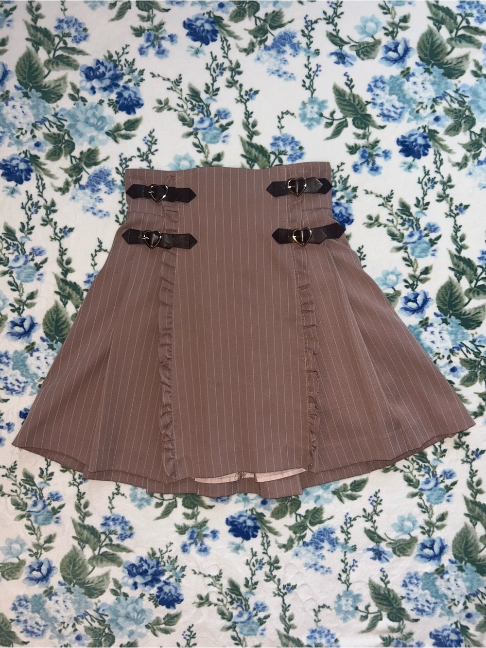 Jirai Kei Secret Honey High-Waist Pink Pinstripe Skirt with Buckle Detail